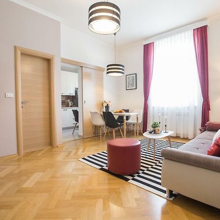 Apartmán Angela Main Street Luxury Oasis & Free Parking Záhřeb Exteriér fotografie