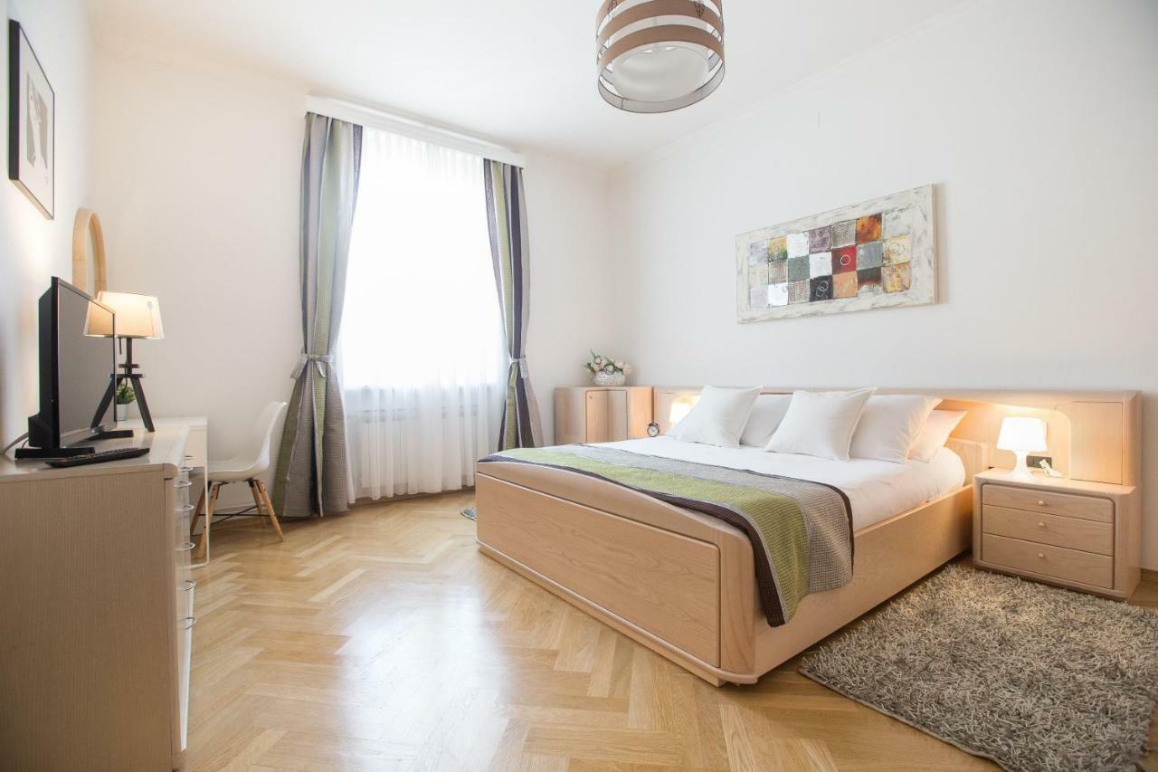 Apartmán Angela Main Street Luxury Oasis & Free Parking Záhřeb Exteriér fotografie